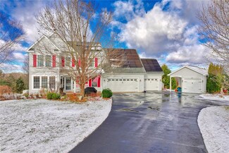 27 Cassandra Cir, Churchville, NY 14428