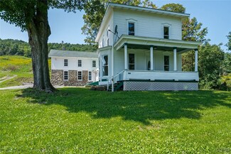 7593 W Keeney Rd, Truxton, NY 13158