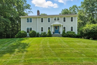 40 Lexington Dr, Hampstead, NH 03841