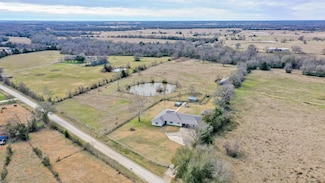 3111 Greenbriar Rd, Madisonville, TX 77864