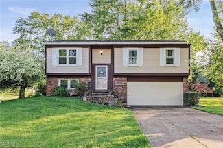 8626 Brentwood Dr, Olmsted Falls, OH 44138