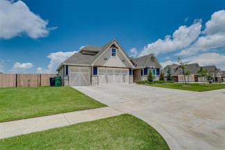 10125 NW 99th St, Yukon, OK 73099