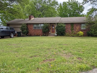 729 Branson Park Dr, Muskogee, OK 74403