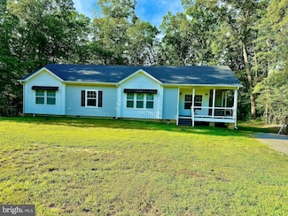 76 Poplar Ln, Colonial Beach, VA 22443