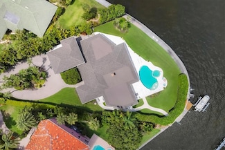 1701 Sandalwood Dr, Sarasota, FL 34231