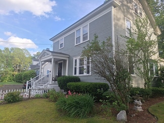 137 Hoyt Ave, Lowell, MA 01852