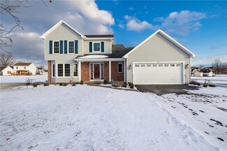27 Stillington Ct, West Henrietta, NY 14586