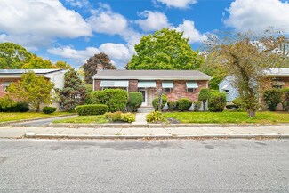 33 Messinger St, Mattapan, MA 02126