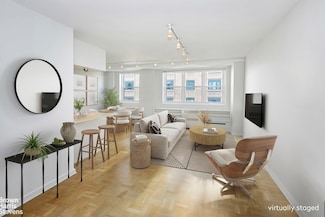63 E 9th St Unit 9G, New York, NY 10003