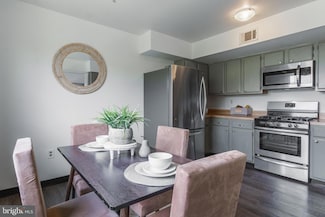 11510 Bucknell Dr Unit 201, Silver Spring, MD 20902