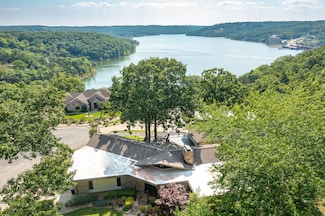 103 Rocky Rd, Ridgedale, MO 65739