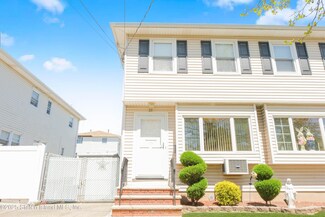 31 Ray St, Staten Island, NY 10312