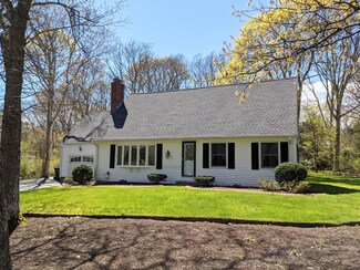 8 Horseshoe Cir, Sandwich, MA 02563