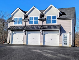 28 Haines Ln Unit A, Walden, NY 12586