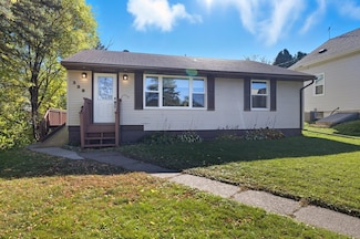 328 Walnut Ave, Carlton, MN 55718