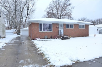 788 Edwards Dr, Berea, OH 44017