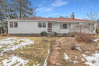 10877 168th Ave, Grand Haven, MI 49417
