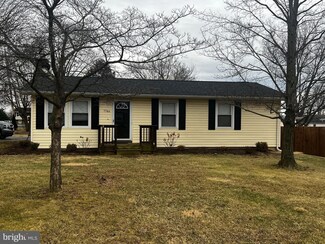 7746 Pleasant View Ave, Middletown, VA 22645