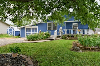 622 E Madison St, Marshfield, MO 65706