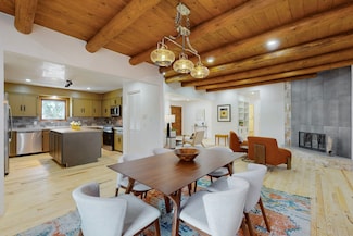 2530 Calle Delfino, Santa Fe, NM 87505