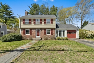 32 Centre St, Milton, MA 02186