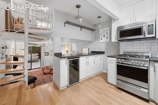211 Thompson St Unit GLD, New York, NY 10012