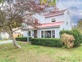 20 Thibault Pkwy, Burlington, VT 05401