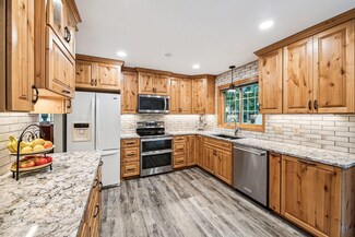 14 Hillcrest Ln, Circle Pines, MN 55014