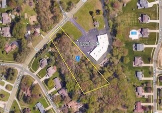 9198 Lakeshore Blvd, Mentor On the, OH 44060