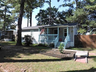 518 Gilmore Ave, Murrells Inlet, SC 29576