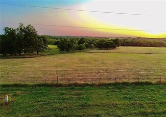 104278 S Homestead Dr, McLoud, OK 74851