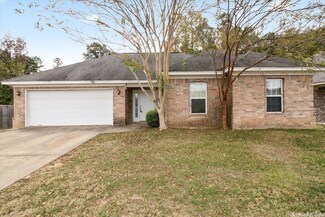 546 Wisteria Dr, Bauxite, AR 72011