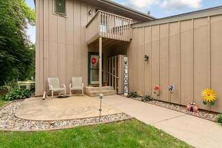 1210 Woodley St E, Northfield, MN 55057