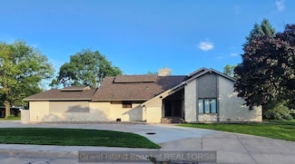 1303 Stagecoach Rd, Grand Island, NE 68801