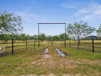 6872 County Road 0040 Rd NW, Corsicana, TX 75110