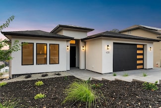 420 Miles Ct, Auburn, CA 95603