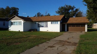 621 N Basket St, Cyril, OK 73029