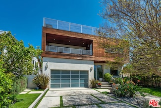 7564 Stewart Ave, Los Angeles, CA 90045