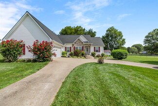 80 New Cut St, Horse Cave, KY 42749
