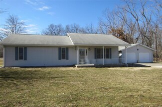 227 Andrews St, Ramsey, IL 62080
