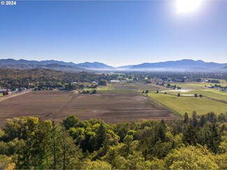 5590 Upper River Rd, Grants Pass, OR 97526