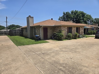 2405 Springmont Ct, Arlington, TX 76012