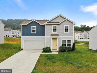 38 Preening Rd, Hedgesville, WV 25427
