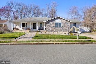 708 Daniels Ave, Trenton, NJ 08690