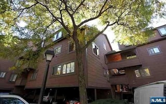 110 Sandpiper Key Unit 110, Secaucus, NJ 07094