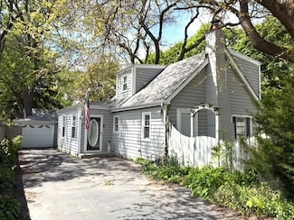 930 N Sleight St, Naperville, IL 60563