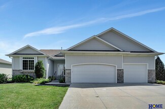 2725 Hoy St, Lincoln, NE 68516