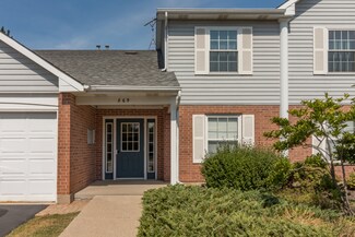 869 Golf Course Rd Unit 4, Crystal Lake, IL 60014