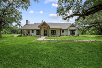 356 Barrow-White Rd, Anahuac, TX 77514