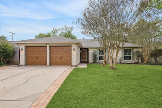 301 Bayridge Dr, League City, TX 77573